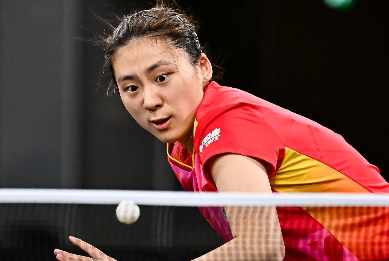 表现了对他 表现了对他